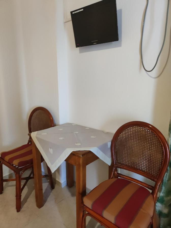 Artemis Rooms Frangocastelo Exterior photo