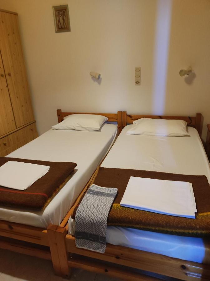 Artemis Rooms Frangocastelo Exterior photo